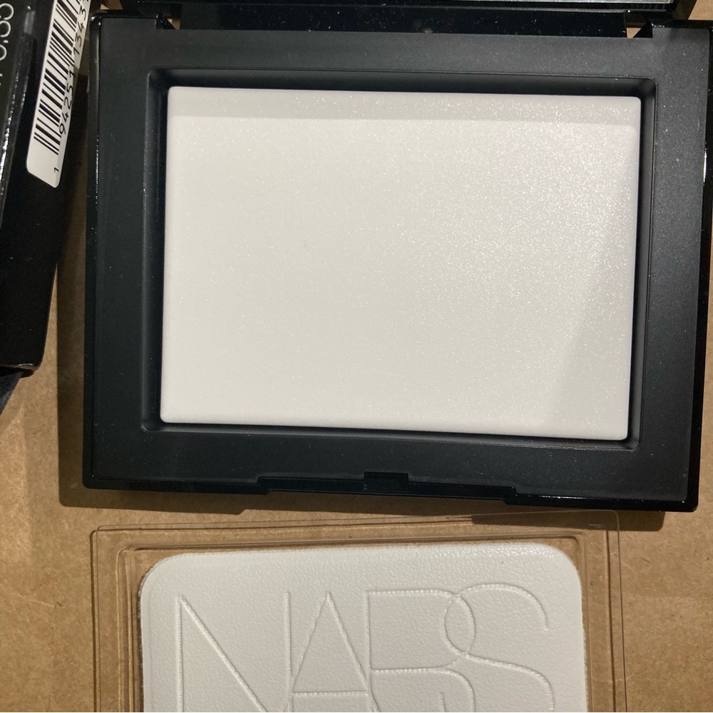 Nars setting powder - Picture 2 of 4